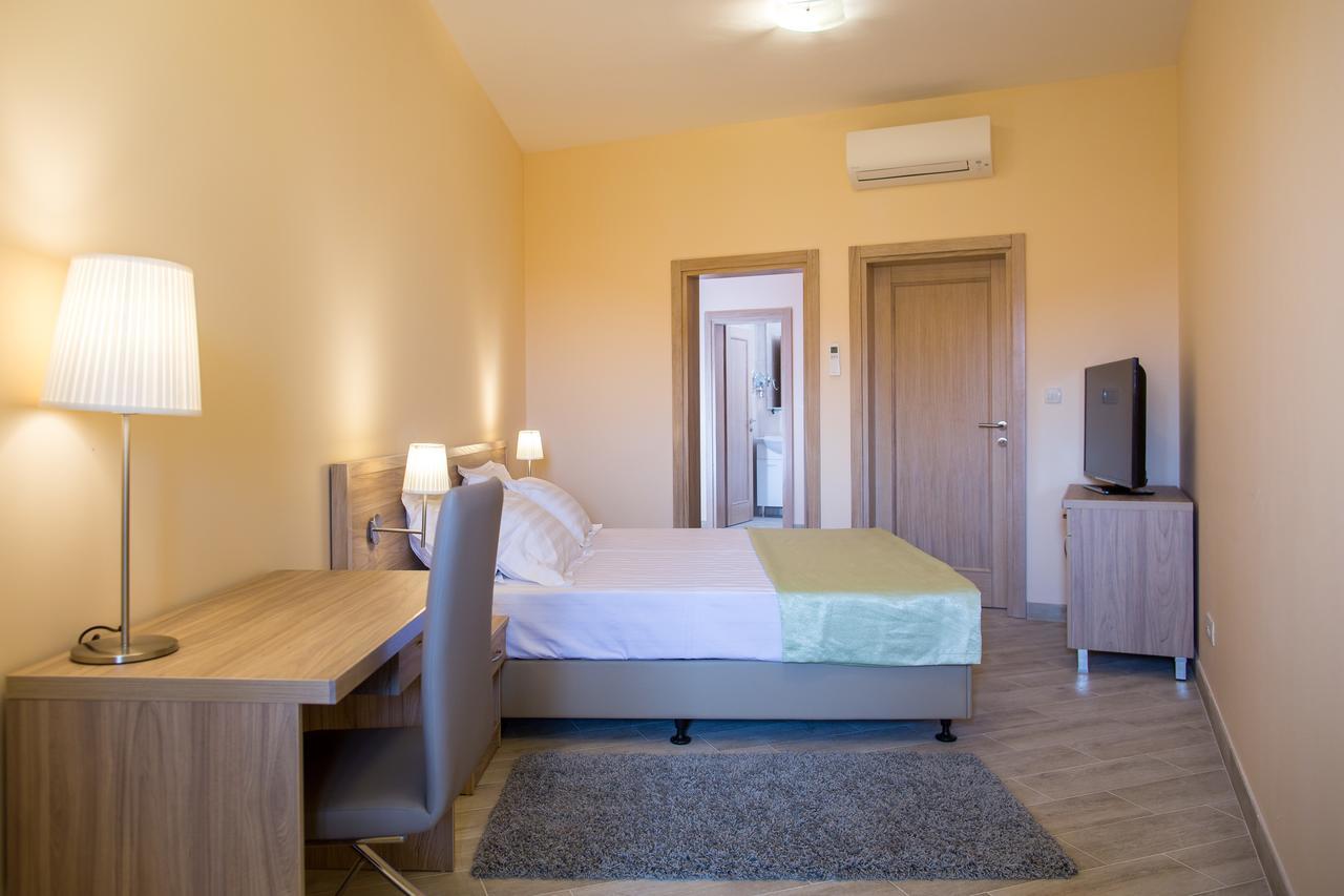 ApartHotel Belvedere Residence Budva Zimmer foto